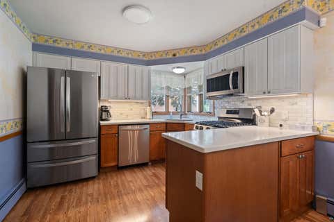 Tiny photo for 2016 E 3rd St, Duluth, MN 55812 (MLS # 6127074)