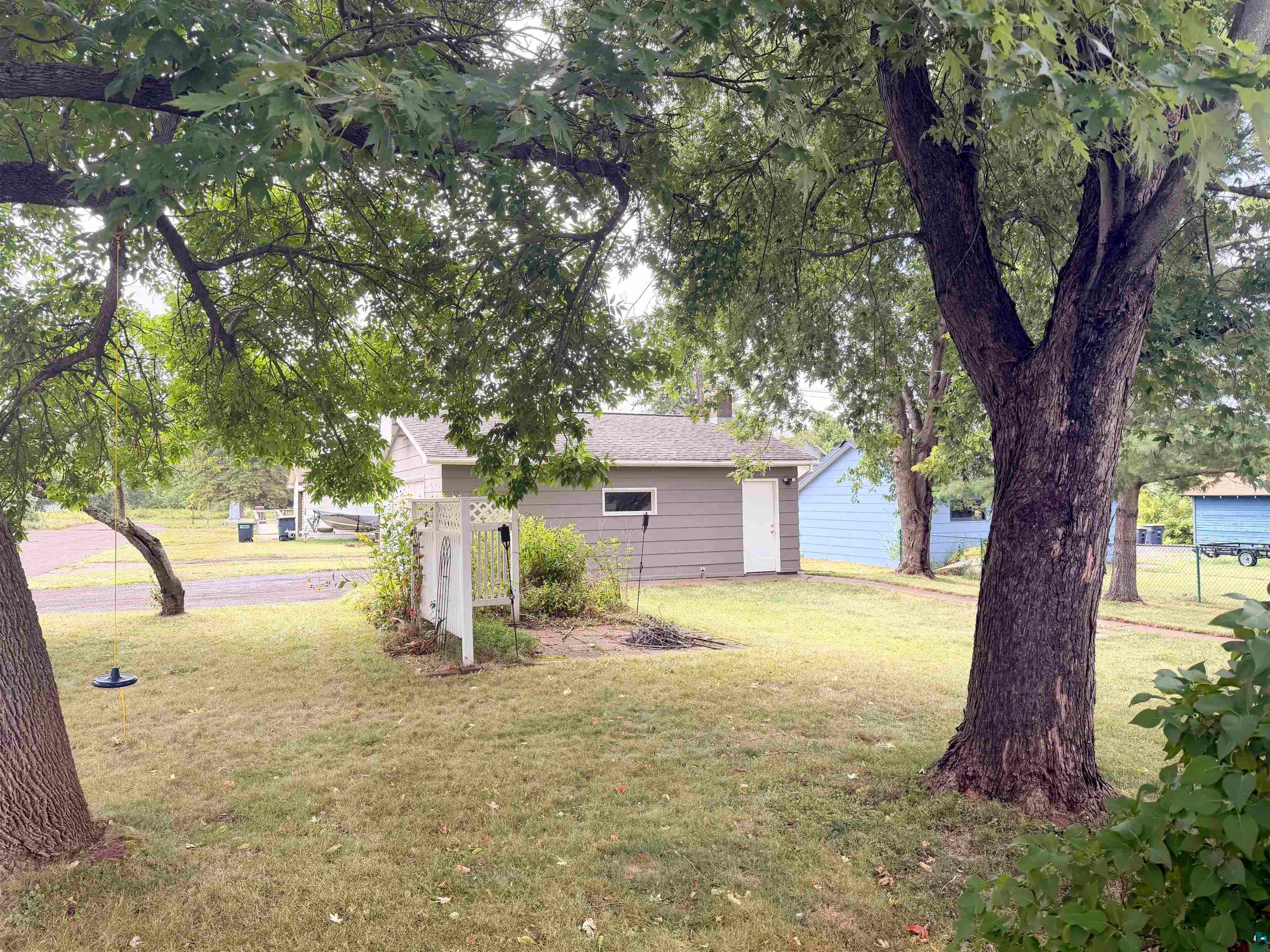 621 18th Ave W