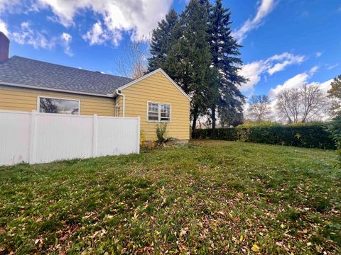 Tiny photo for 911 7th Ave S Ave, Virginia, MN 55792 (MLS # 6122548)