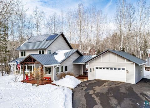 Photo of 2809 Snowy Owl Cr Cir, Duluth, MN 55804 (MLS # 6124097)