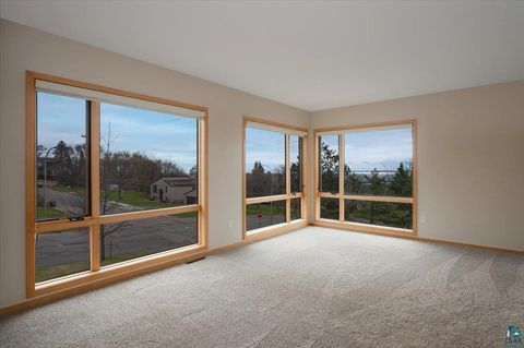 Tiny photo for 1001 W 6th St, Duluth, MN 55806 (MLS # 6125253)