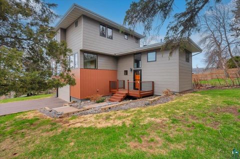 Tiny photo for 1001 W 6th St, Duluth, MN 55806 (MLS # 6125253)