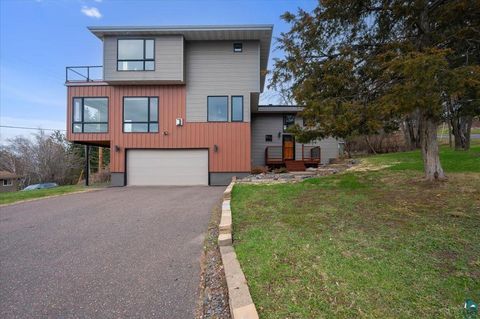 Tiny photo for 1001 W 6th St, Duluth, MN 55806 (MLS # 6125253)