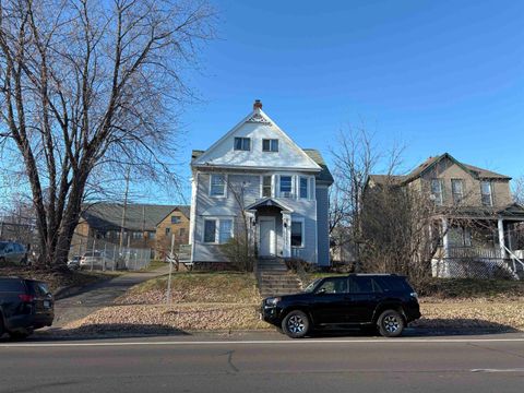 Photo of 1109 E 3rd St, Duluth, MN 55805 (MLS # 6122953)