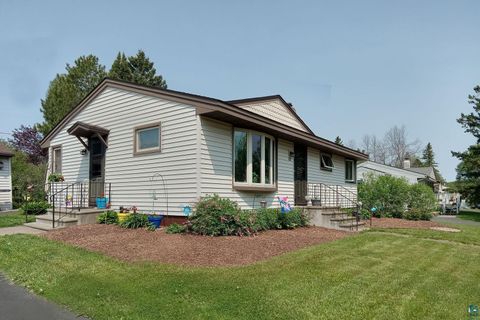 Tiny photo for 817 Maple Bend Dr, Duluth, MN 55811 (MLS # 6123967)