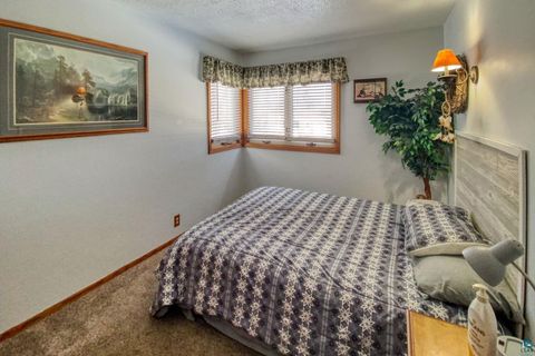 Tiny photo for 817 Maple Bend Dr, Duluth, MN 55811 (MLS # 6123967)