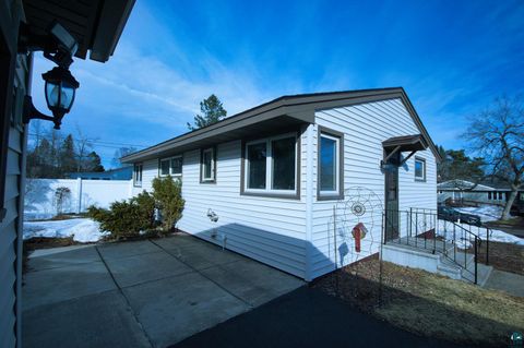 Tiny photo for 817 Maple Bend Dr, Duluth, MN 55811 (MLS # 6123967)