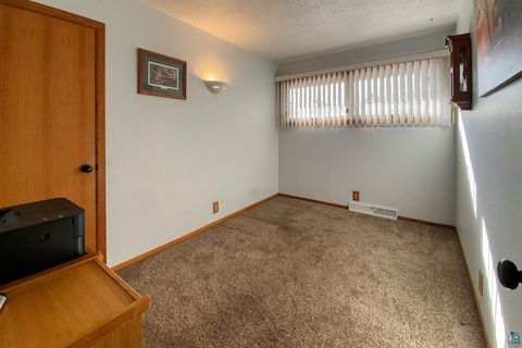 Tiny photo for 817 Maple Bend Dr, Duluth, MN 55811 (MLS # 6123967)
