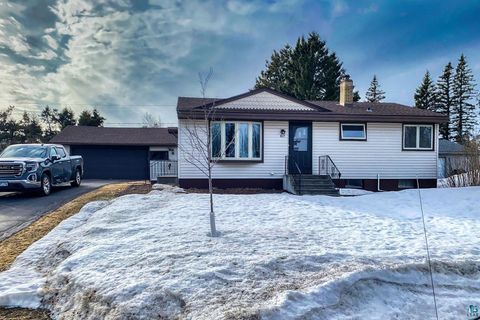 Tiny photo for 817 Maple Bend Dr, Duluth, MN 55811 (MLS # 6123967)