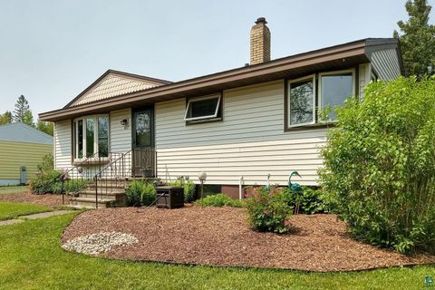 Tiny photo for 817 Maple Bend Dr, Duluth, MN 55811 (MLS # 6123967)