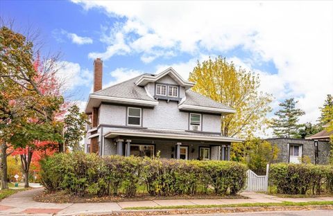 Photo of 1832 E 3rd St, Duluth, MN 55812 (MLS # 6122615)