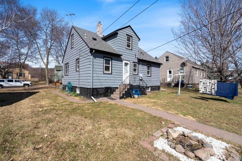 Tiny photo for 28 N 66th Ave W Ave, Duluth, MN 55807 (MLS # 6128372)