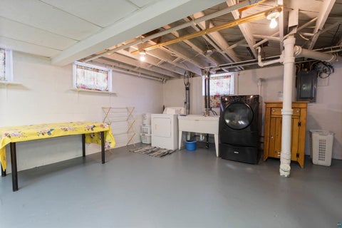 Tiny photo for 28 N 66th Ave W Ave, Duluth, MN 55807 (MLS # 6128372)