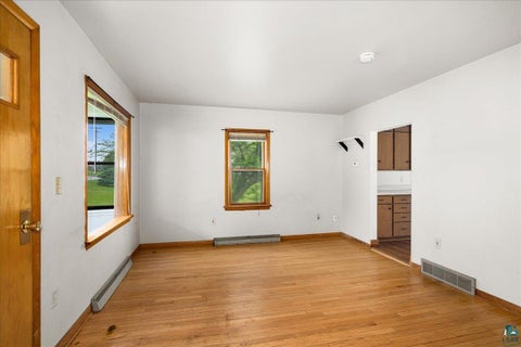 Tiny photo for 424 E Upham Rd, Duluth, MN 55811 (MLS # 6126250)