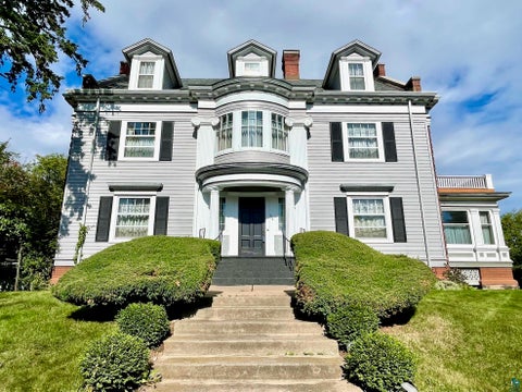 Photo of 124 N 24th Ave E Ave, Duluth, MN 55812 (MLS # 6127704)