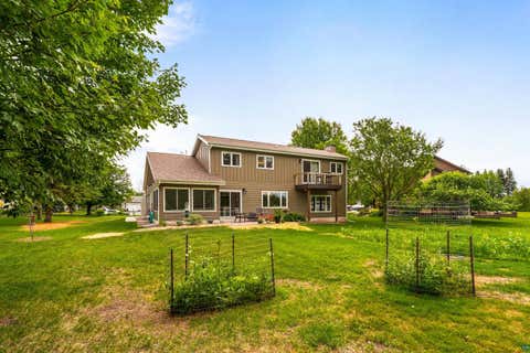 Tiny photo for 719 S 64th Ave W, Duluth, MN 55807 (MLS # 6126949)