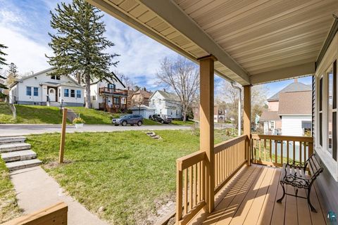 Tiny photo for 822 E 7th St, Duluth, MN 55805 (MLS # 6125173)