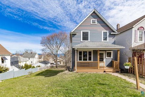 Photo of 822 E 7th St, Duluth, MN 55805 (MLS # 6125173)