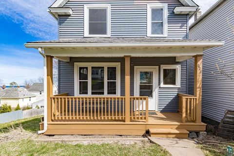 Tiny photo for 822 E 7th St, Duluth, MN 55805 (MLS # 6125173)