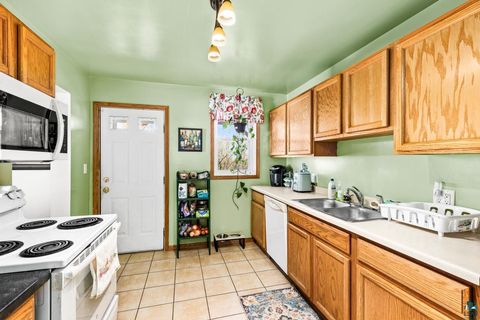 Tiny photo for 822 E 7th St, Duluth, MN 55805 (MLS # 6125173)