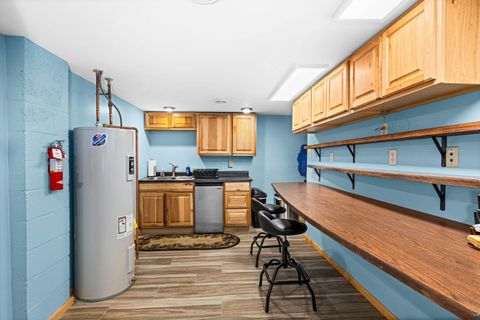 Tiny photo for 6015 E Superior St, Duluth, MN 55804 (MLS # 6123860)