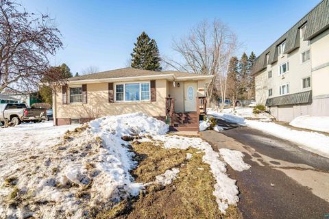 Tiny photo for 6015 E Superior St, Duluth, MN 55804 (MLS # 6123860)