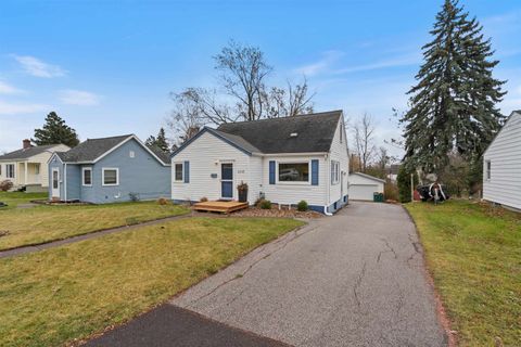 Photo of 5118 Wyoming St, Duluth, MN 55804 (MLS # 6123085)