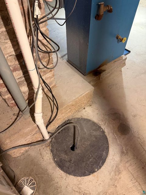 Tiny photo for 1025 W 8th St, Duluth, MN 55806 (MLS # 6123991)