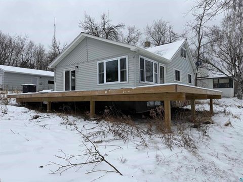 Photo of 1025 W 8th St, Duluth, MN 55806 (MLS # 6123991)