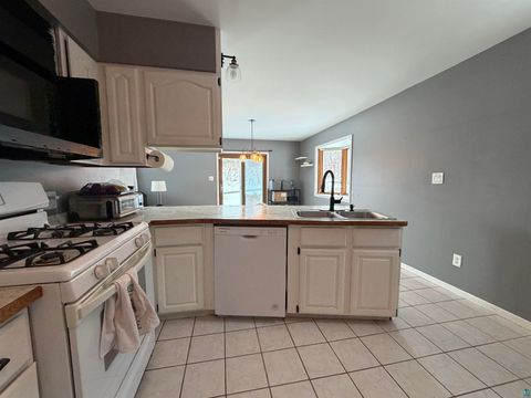 Tiny photo for 1025 W 8th St, Duluth, MN 55806 (MLS # 6123991)