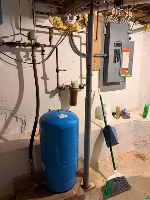 Tiny photo for 1025 W 8th St, Duluth, MN 55806 (MLS # 6123991)