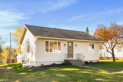 Photo of 4320 Oneida St, Duluth, MN 55804 (MLS # 6122537)