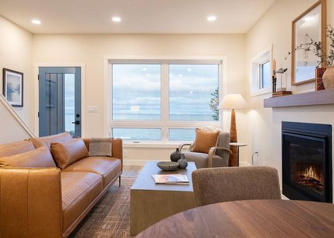 Photo of 114116 E Lakeview Dr, Silver Bay, MN 55614 (MLS # 6122234)