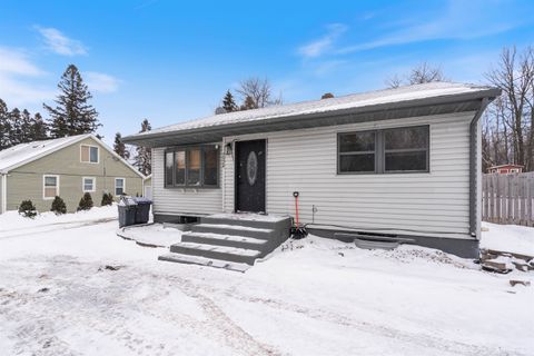 Photo of 1524 W Arrowhead Rd, Duluth, MN 55811 (MLS # 6123521)