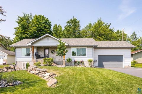Photo of 231 Chambersburg Dr, Duluth, MN 55811 (MLS # 6126619)