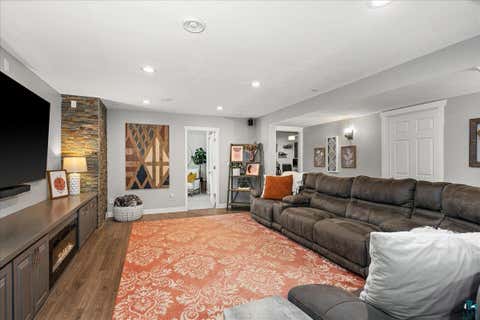 Tiny photo for 231 Chambersburg Dr, Duluth, MN 55811 (MLS # 6126619)