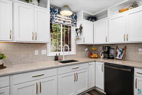 Tiny photo for 231 Chambersburg Dr, Duluth, MN 55811 (MLS # 6126619)
