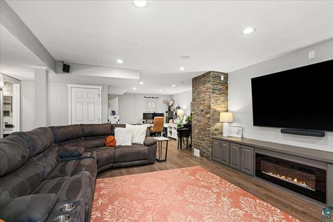 Tiny photo for 231 Chambersburg Dr, Duluth, MN 55811 (MLS # 6126619)