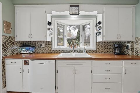 Tiny photo for 18 Howard Gnesen Rd, Duluth, MN 55811 (MLS # 6124831)