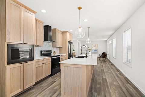 Tiny photo for 1914 E 1st St, Duluth, MN 55812 (MLS # 6123757)