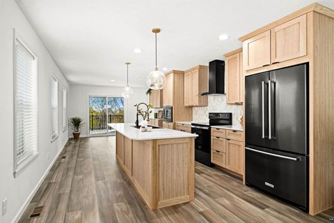 Tiny photo for 1914 E 1st St, Duluth, MN 55812 (MLS # 6123757)