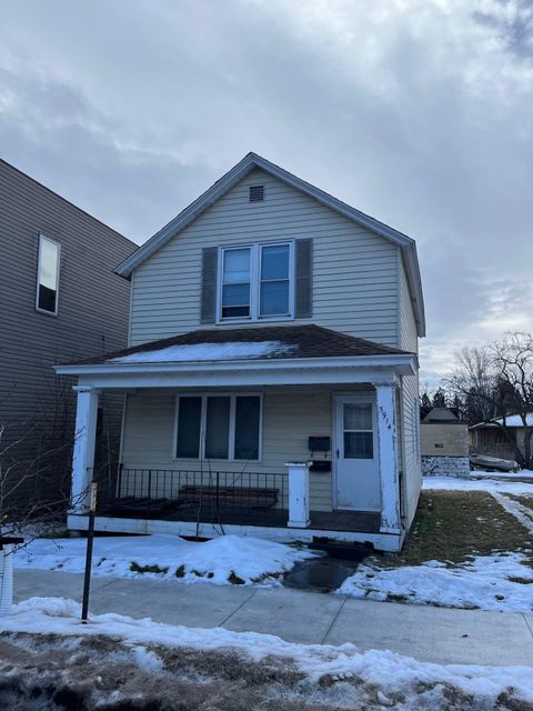 Photo of 5914 Raleigh St, Duluth, MN 55807 (MLS # 6123395)