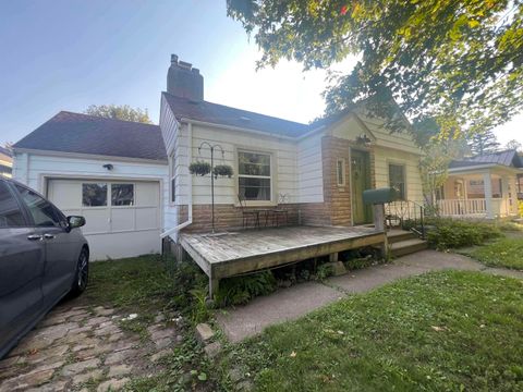 Tiny photo for 204 W Faribault St, Duluth, MN 55803 (MLS # 6123588)