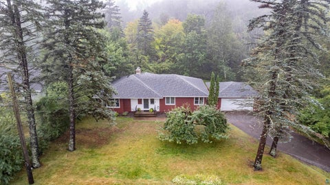 Photo of 620 W Arrowhead Rd, Duluth, MN 55811 (MLS # 6127712)