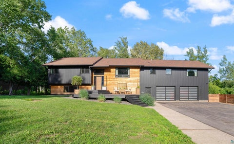 Tiny photo for 1510 Woodbury Ln, Duluth, MN 55803 (MLS # 6126896)