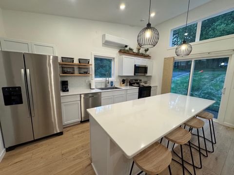 Tiny photo for 14 W Linden St, Duluth, MN 55811 (MLS # 6123025)