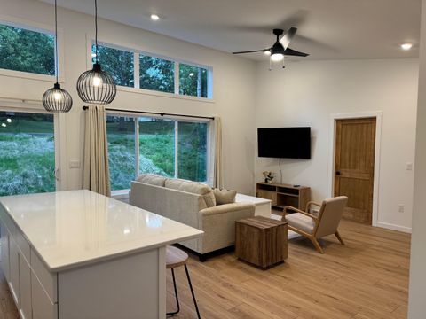 Tiny photo for 14 W Linden St, Duluth, MN 55811 (MLS # 6123025)