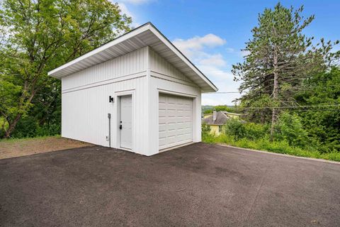 Tiny photo for 14 W Linden St, Duluth, MN 55811 (MLS # 6123025)