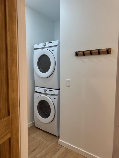 Tiny photo for 14 W Linden St, Duluth, MN 55811 (MLS # 6123025)