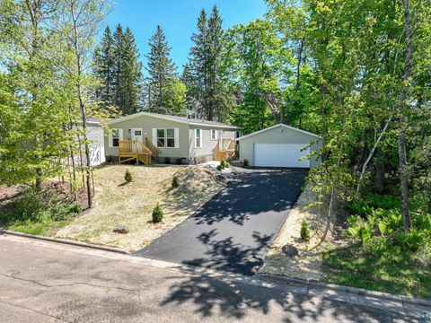 Tiny photo for 306 W Palm St, Duluth, MN 55811 (MLS # 6125922)